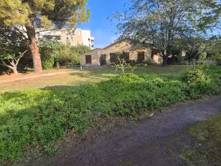 maison meublée de plain-pied – 4 chambres – grand terrain