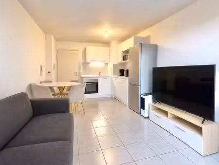 à vendre t2 de 41.45m² avec place de parking - secteur capelette
