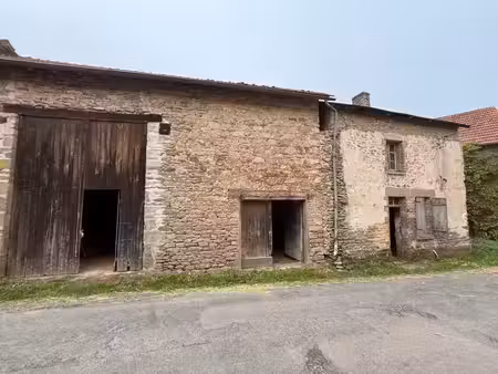 en exclusivite ! maison en pierre 57m² à restaurer avec grange et garage sur terrain 486m²