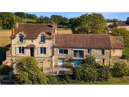 maison de 8 pièces de 220 m² à sagelat