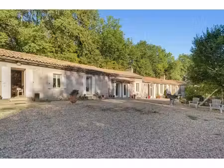 maison de 8 pièces de 237 m² à cambes