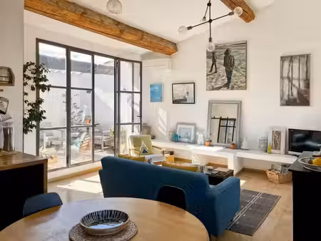 vente vigneronne traversante à marseillan avec grand garage et terrasse