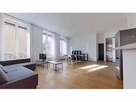 37 rue paul chenavard lyon 69001 - t2 bis meublé - 1190 €cc