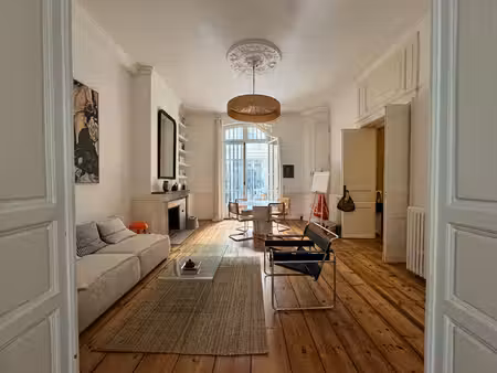location appartement 2 pièces 71m²