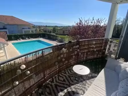 gex  dans copropriété sécurisée avec piscine  t2 de 34 m2
