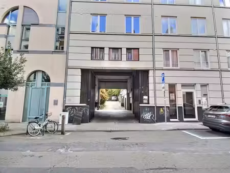 ixelles - fernand cocq: 1 emplacement de parking à vendre!