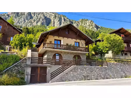 vente maison 6 pièces 103 m² à briançon (05100)  310 000 €