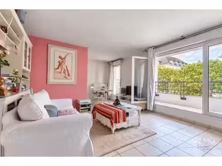deux pièces avec terrasse résidence de standing montigny