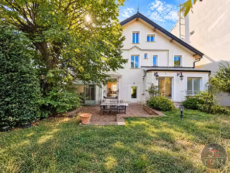 maison bourgeoise de 270 m²