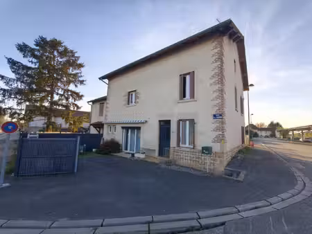 maison de village avec jardin privatif coeur de vonnas