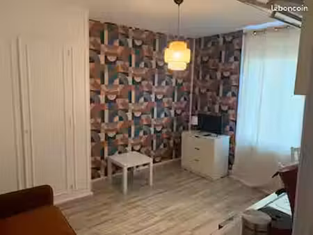 studio 22 m2 avec salle de douche et kitchinette