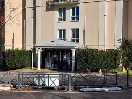 studio meublé 18 m² à cergy-le-haut – proche rer a – 630 cc