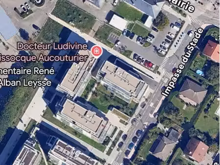 loue garage dans résidence fermée
