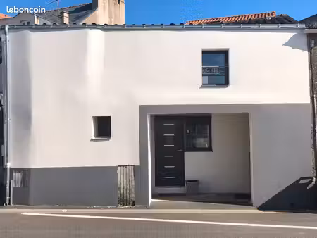 t2 bis - env. 45 m² - centre ville -