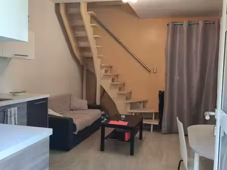 loue joli 2 pièces meublé au calme