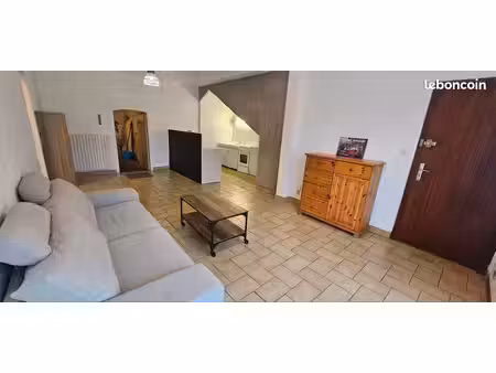 grand t2 meublé à louer