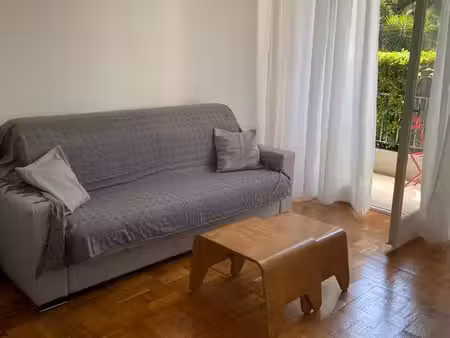 location f1 meublé nice valrose