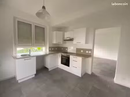 appartement t4 rénové  3 chambres – à louer