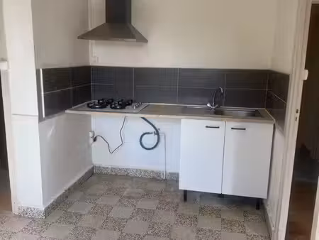 f2 à louer  46m2  rdc