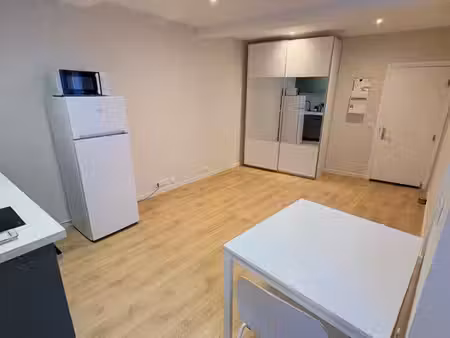 location studio meublé