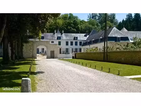 maison dans dépendance de château