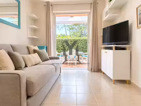 t2 en rez-de-jardin à 150 m de la plage de la gorguette à sa