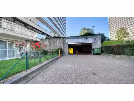 box à vendre à jette pour € 29.500