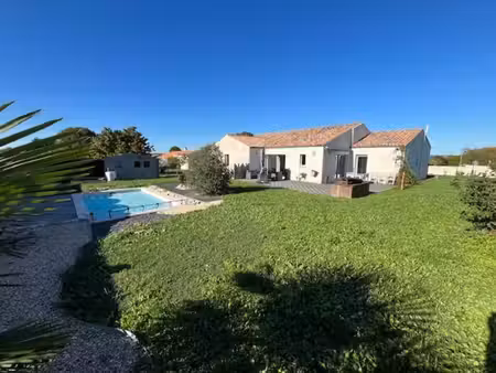 maison plain pied 120m²   4chambres  jardin  grand garage  piscine