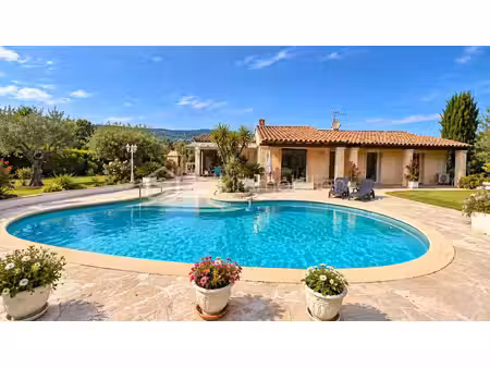villa de 178 m² à peymeinade