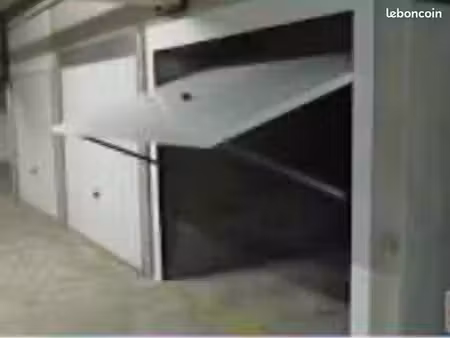 recherche garage box fermé. la rochelle et proximité