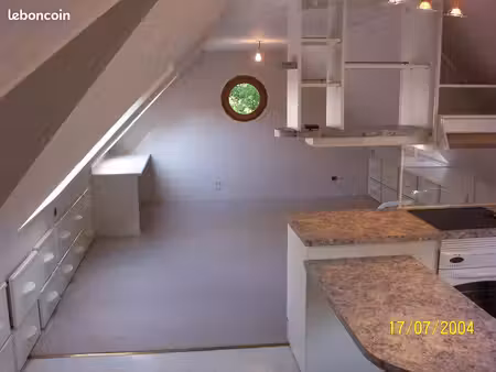 grand studio haut standing en secteur très calme et boisé au cœur du croissant vert de la 
