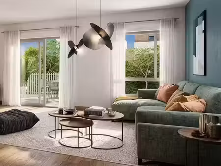 opportunité 2 pieces avec un bel espace extérieur