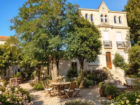 maison de maître à rénover- les sablettes -892 000
