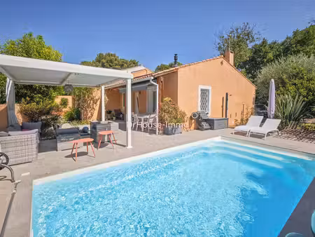 villa t4 de 110m2 de plain-pied sur une parcelle de 458m2 quartier du château de la buzine