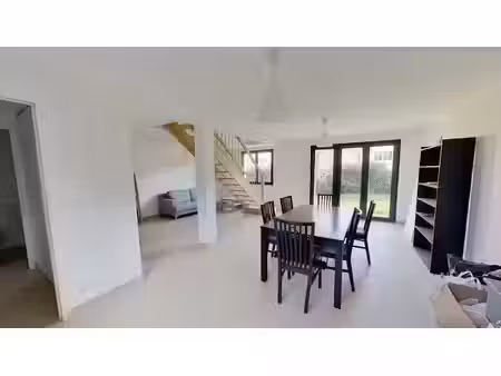 location appartement 4 pièces 103 m² à clamart (92140)  2 492 €