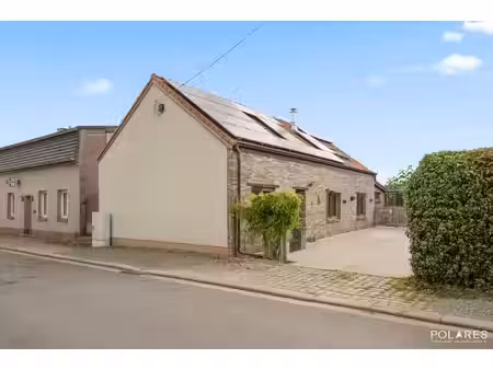 fermette de caractère avec piscine  étonnamment économe en é