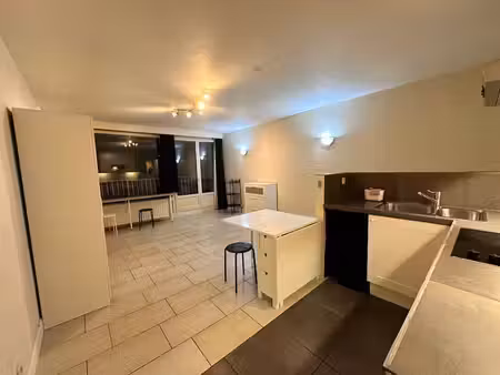 agréable et lumineux studio avec terrasse