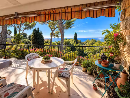 maison de luxe à vendre à carqueiranne