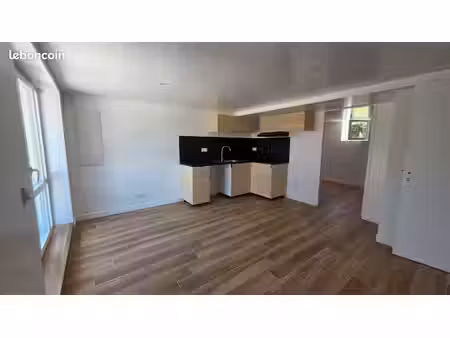 ? t2 de 33 m² avec terrasse et parking sécurisé - corbeil-essonnes - proche gare ◊