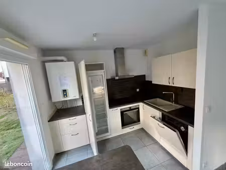 à louer bel appartement f3 avec jardin privatif à cormontreuil 51