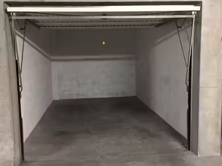 location garage très proche de la gare