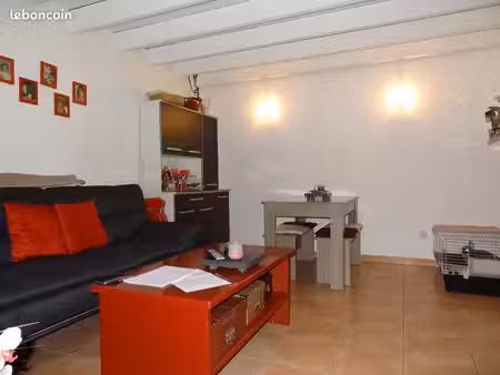 studio avec parking au calme