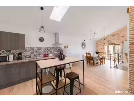duplex meublé 93 m² - centre de castelnau-de-montmiral