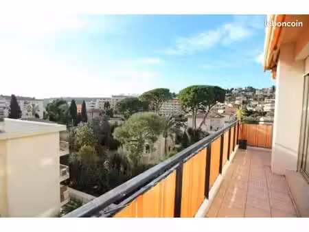 à louer – t3 de 60 m² avec balcon d’angle et garage fermé – carnolès