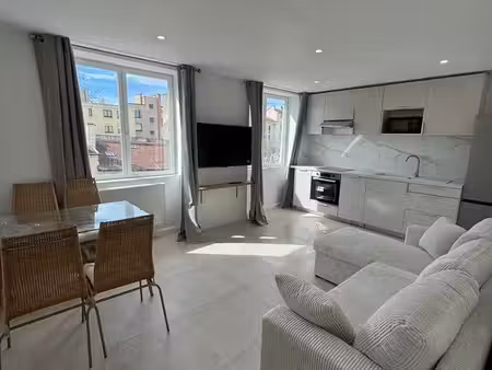 ⭐ t2 bis meublé haut de gamme – 48 m² – entièrement rénové – parking privé – verrière bure
