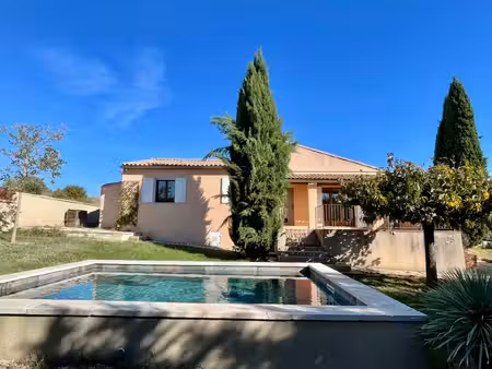 gargas – maison de plain-pied avec piscine  3 chambres et terrain de 965 m²