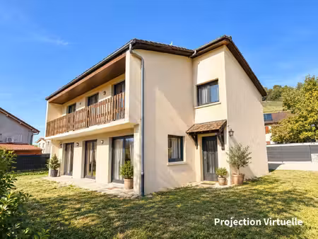 beaux volumes - 5 chambres - ecoles et commerces a pied
