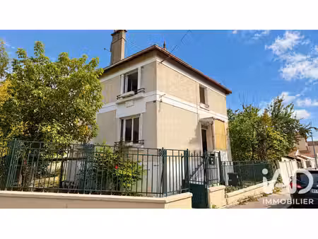 maison à troyes (10000)