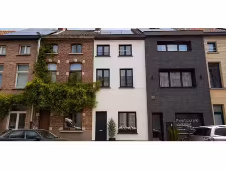 maison à louer à gent pour € 1.400 avec 4 chambres à coucher