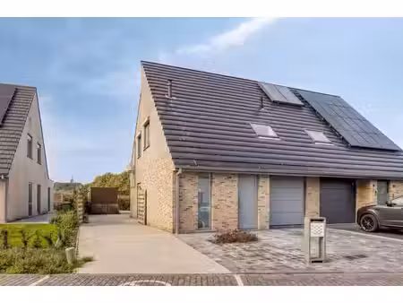 maison finie à vendre à ypres avec 3 chambres  jardin et gar